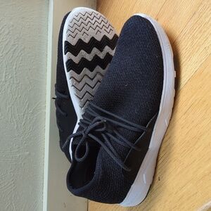 Vessi Cityscape Mens Size 9 Lace Up Waterproof Shoes Sneakers Black